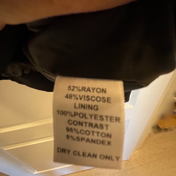 Silky Bomber with charming embroidery size 6 - Picture 5 of 8